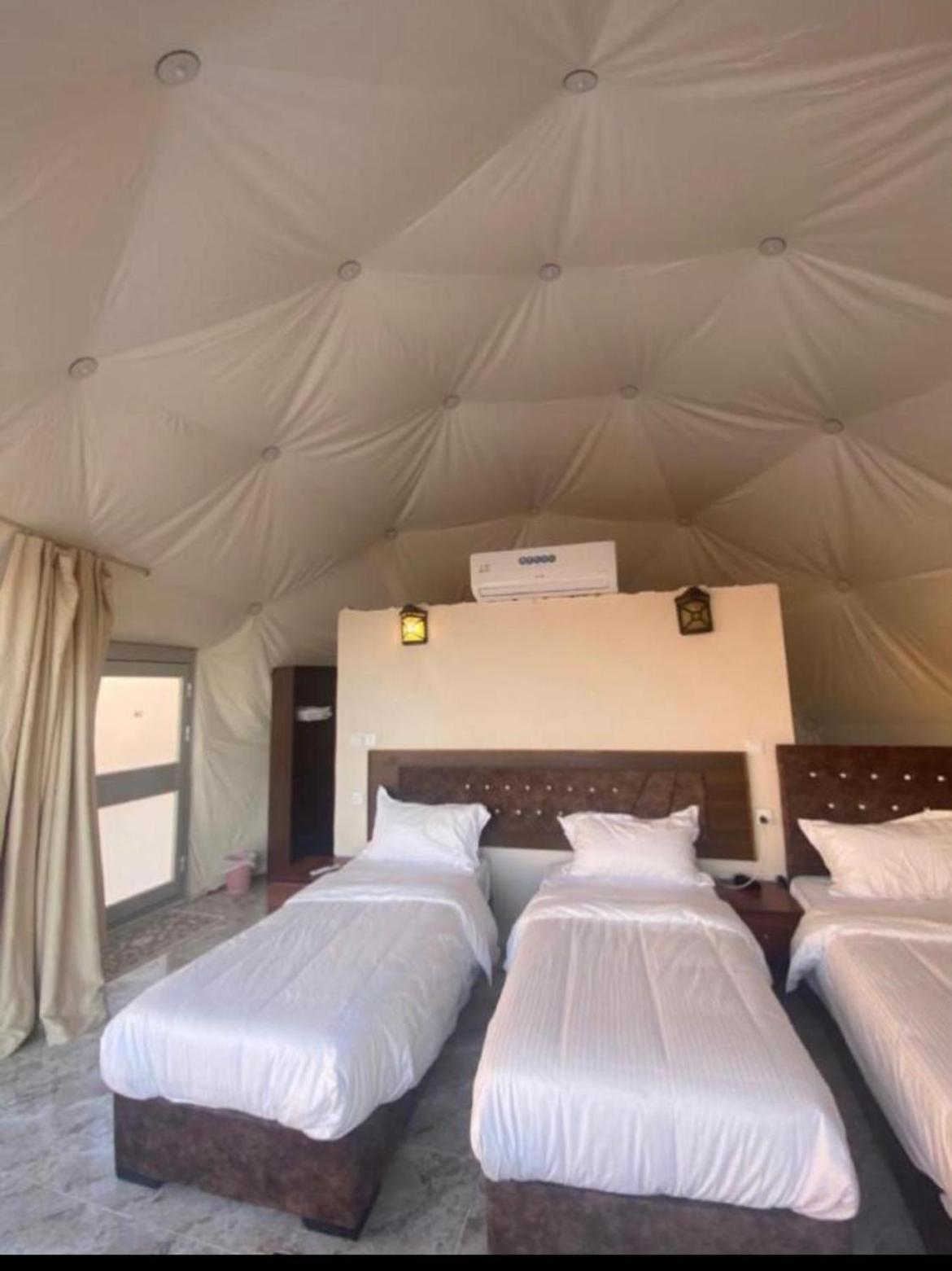 Holiday Inn Luxury Camp Wadi Rum Extérieur photo