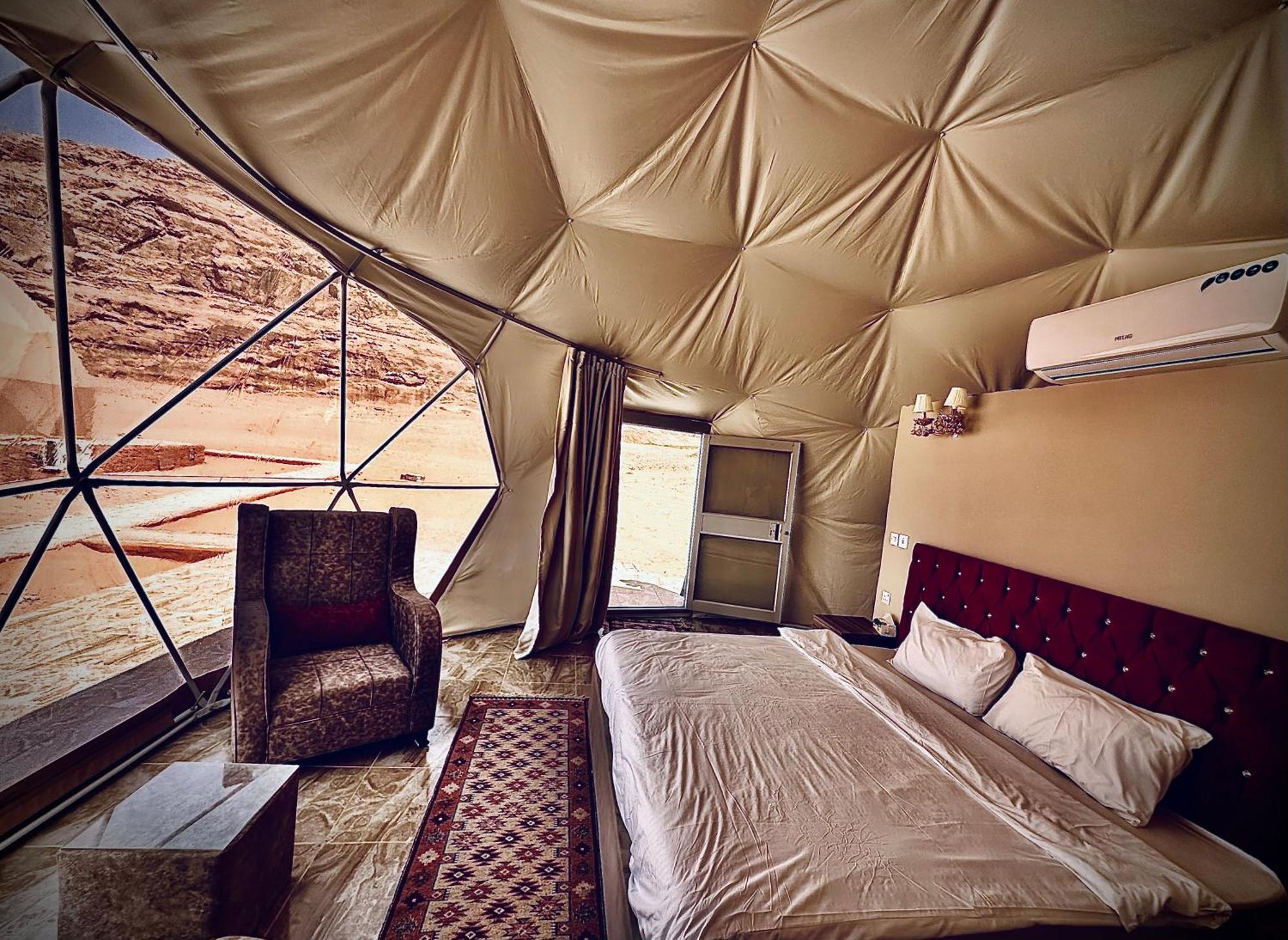 Holiday Inn Luxury Camp Wadi Rum Extérieur photo