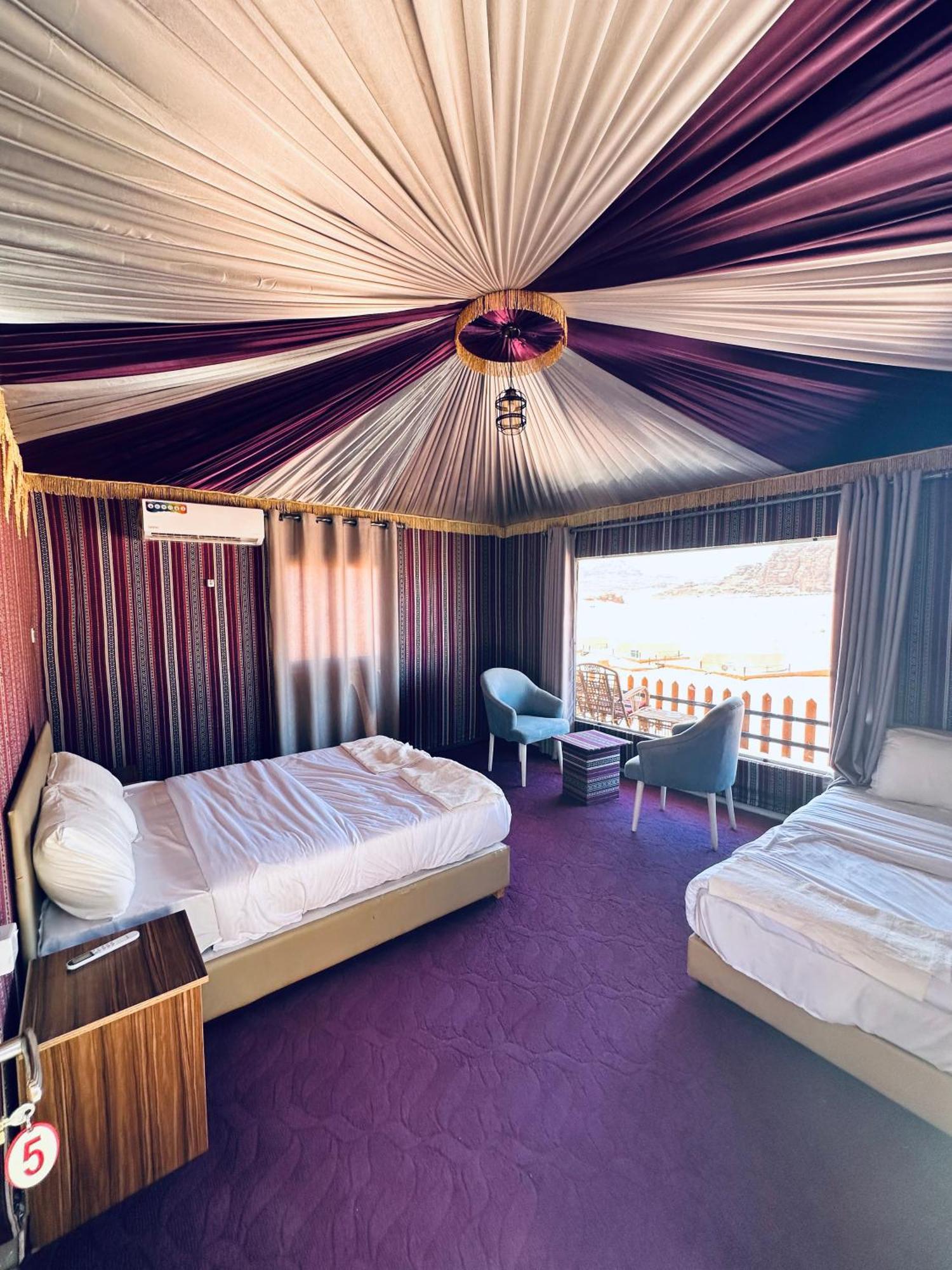 Holiday Inn Luxury Camp Wadi Rum Extérieur photo