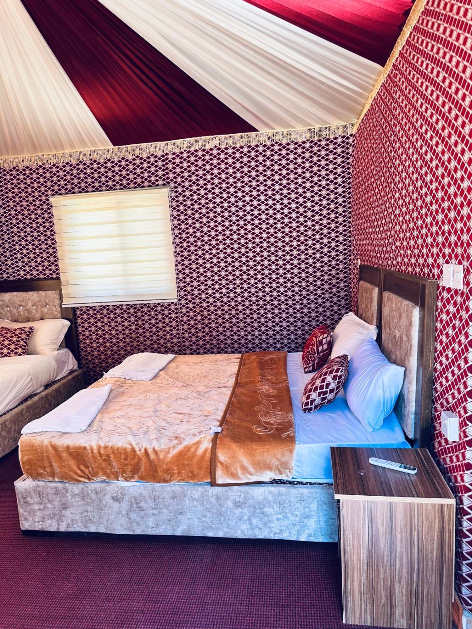 Holiday Inn Luxury Camp Wadi Rum Extérieur photo