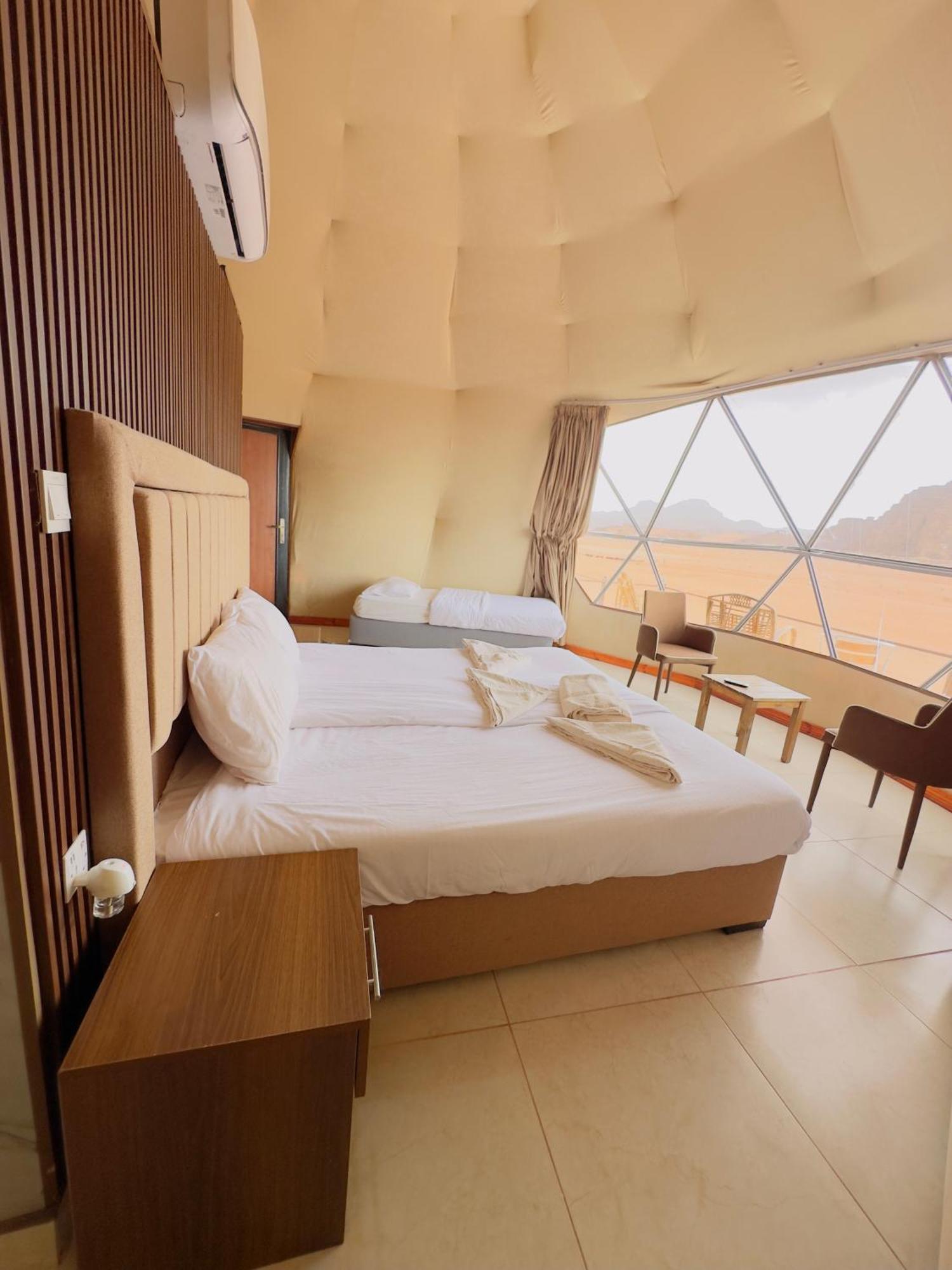 Holiday Inn Luxury Camp Wadi Rum Extérieur photo