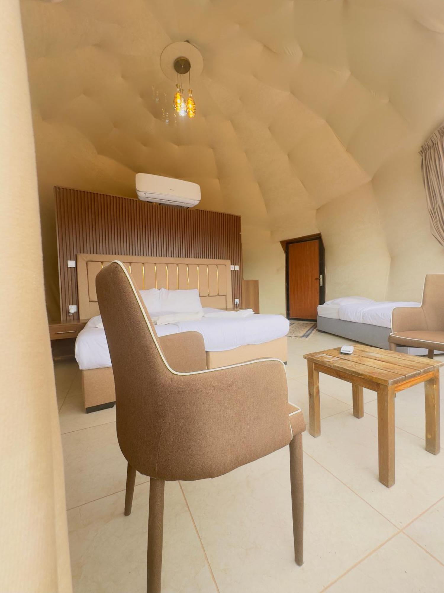 Holiday Inn Luxury Camp Wadi Rum Extérieur photo